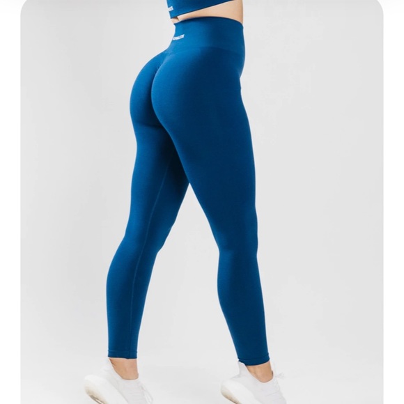 Alphalete Amplify Leggings - Picture 1 of 5